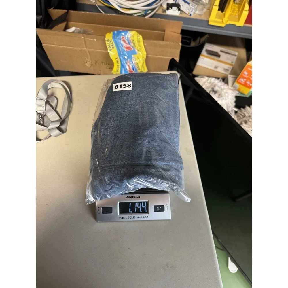 Levis levis 559